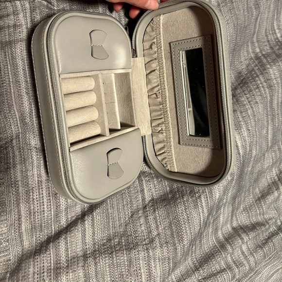 Cynthia Rowley Jewelry Box - Picture 1 of 4